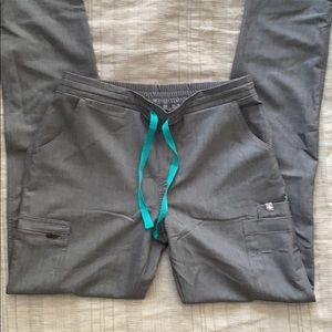Figs scrub pants small tall YOLA skinny cargo